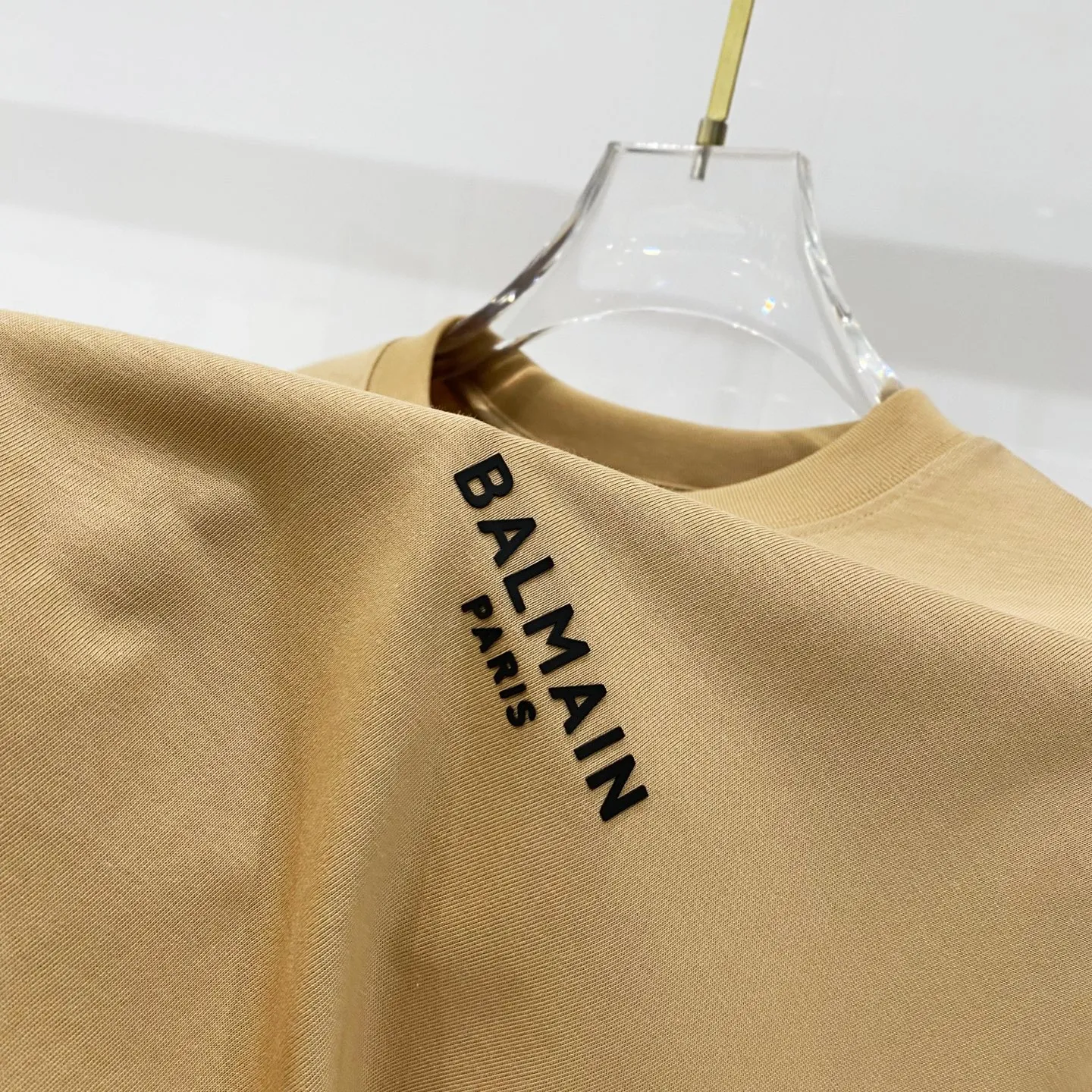 BALMAIN/Balmain-Pure cotton gram round neck T-shirt Classic simple silicone letter small label LOGO embossed logo Pure quality original fabric 100% cotton Versatile fashion light luxury trend tag collar label wash three labels complete Size: XS-L Color: Black. White. Green. Khaki color. Royal Blue color